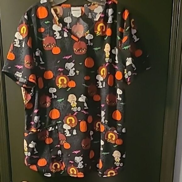 Peanuts Halloween Scrubs  Top wil - Picture 1 of 9